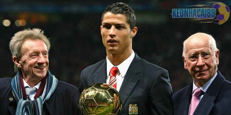 Manchester United là bệ phóng giúp Cristiano Ronaldo giành Quả Bóng Vàng đầu tiên