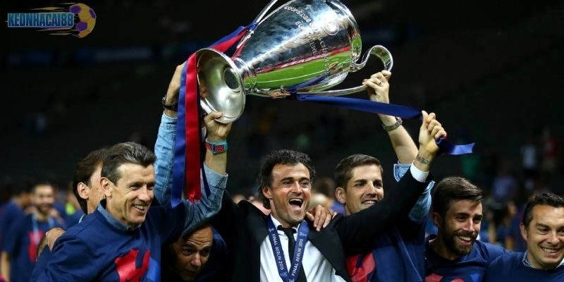 Luis Enrique trở lại Barcelona và lập tức giúp đội đoạt cú “ăn ba”